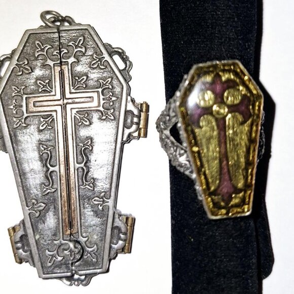 Rare Alchemy Gothic Coffin Of Ortranto Ring 8.5 & Requiem Triptych photo Pendant - Picture 1 of 10